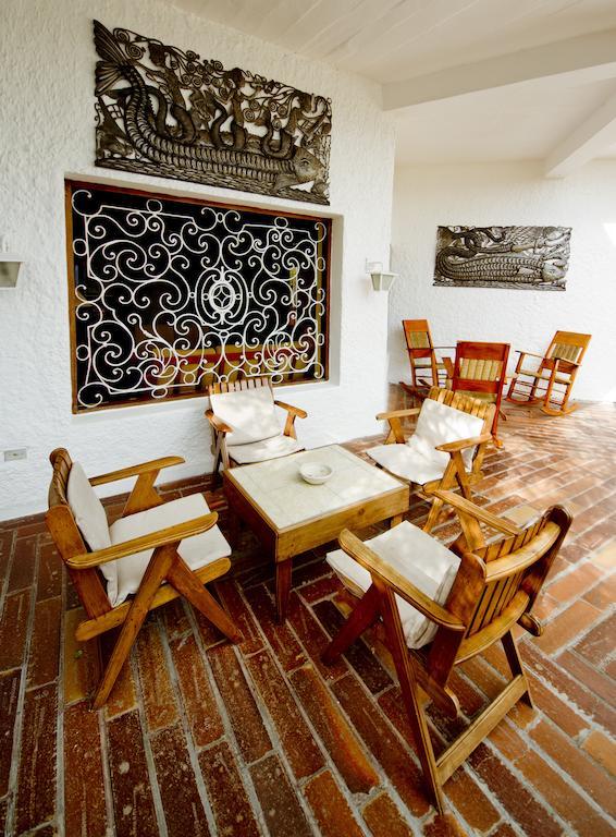 Hotel Mont Joli Кап-Аитьен Экстерьер фото