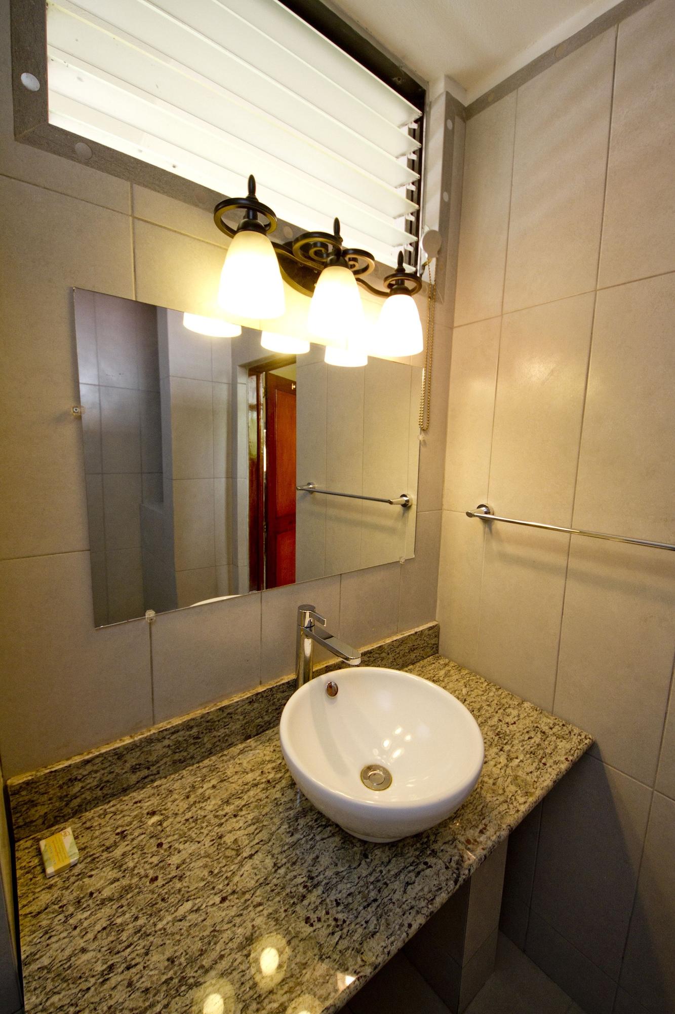 Hotel Mont Joli Кап-Аитьен Экстерьер фото