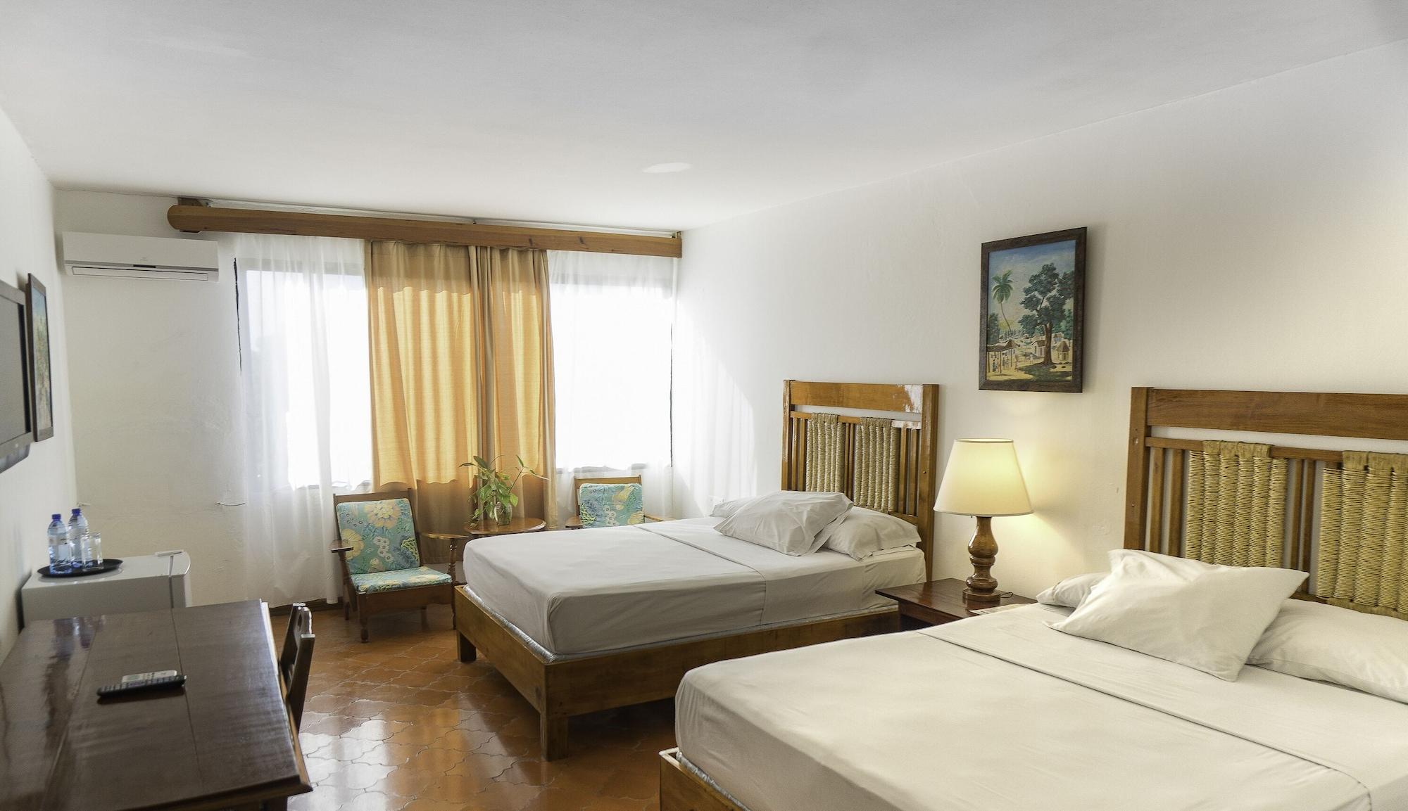 Hotel Mont Joli Кап-Аитьен Экстерьер фото
