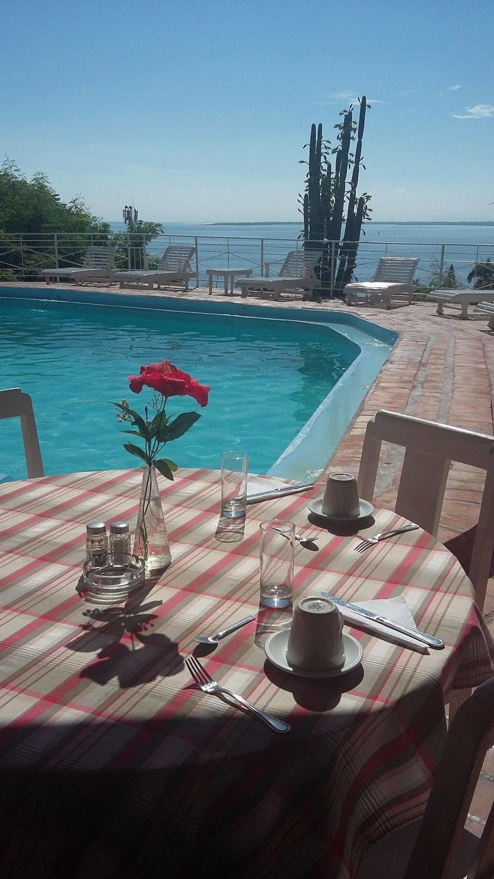 Hotel Mont Joli Кап-Аитьен Экстерьер фото