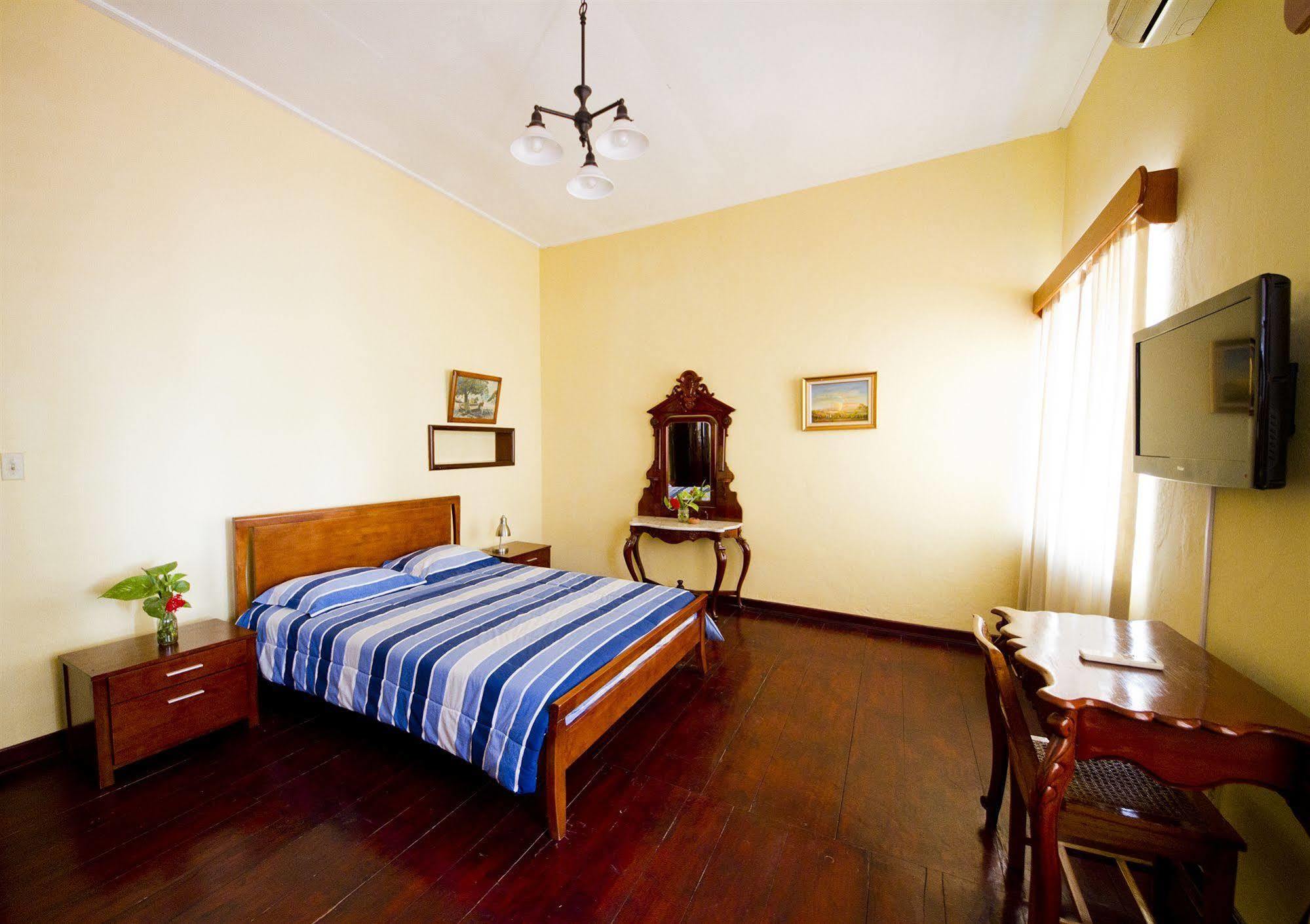 Hotel Mont Joli Кап-Аитьен Экстерьер фото